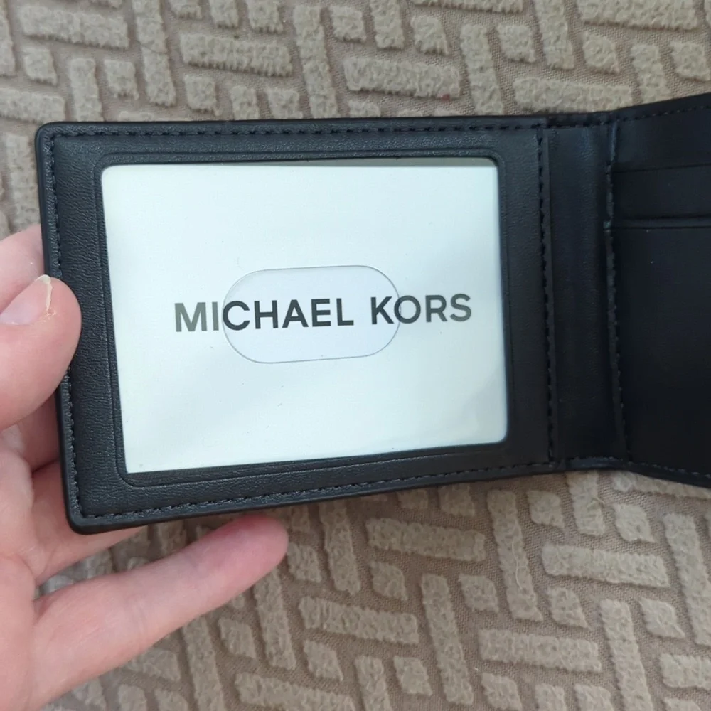 Michael Kors Cooper Signature Logo Wallet NWT - Picture 6 of 7